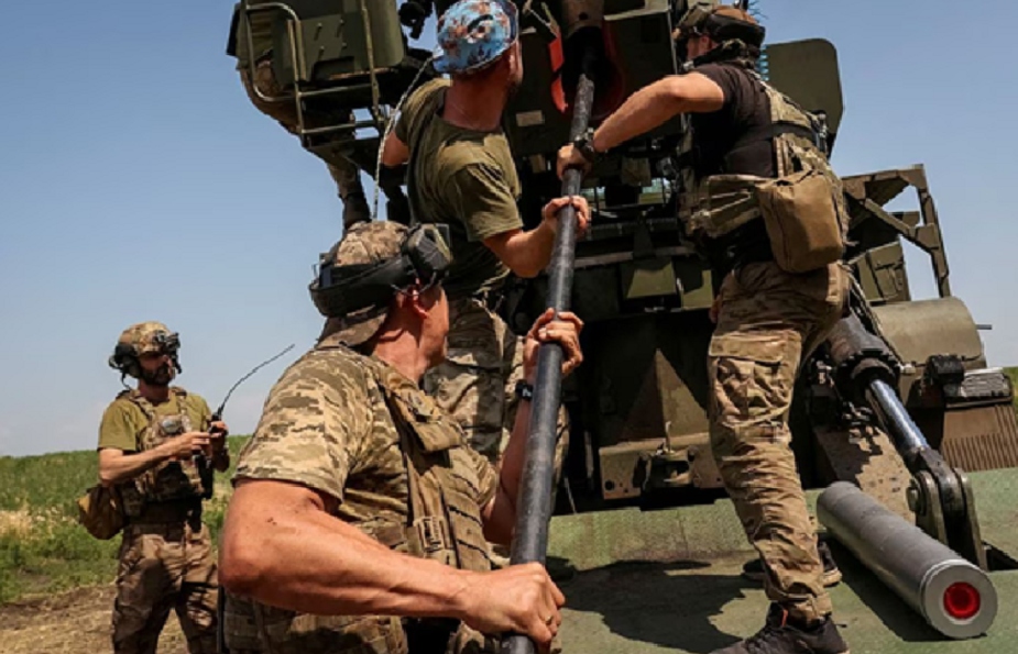 Ukraine khai hỏa pháo phản lực RAK công phá phòng tuyến Nga gần Bakhmut